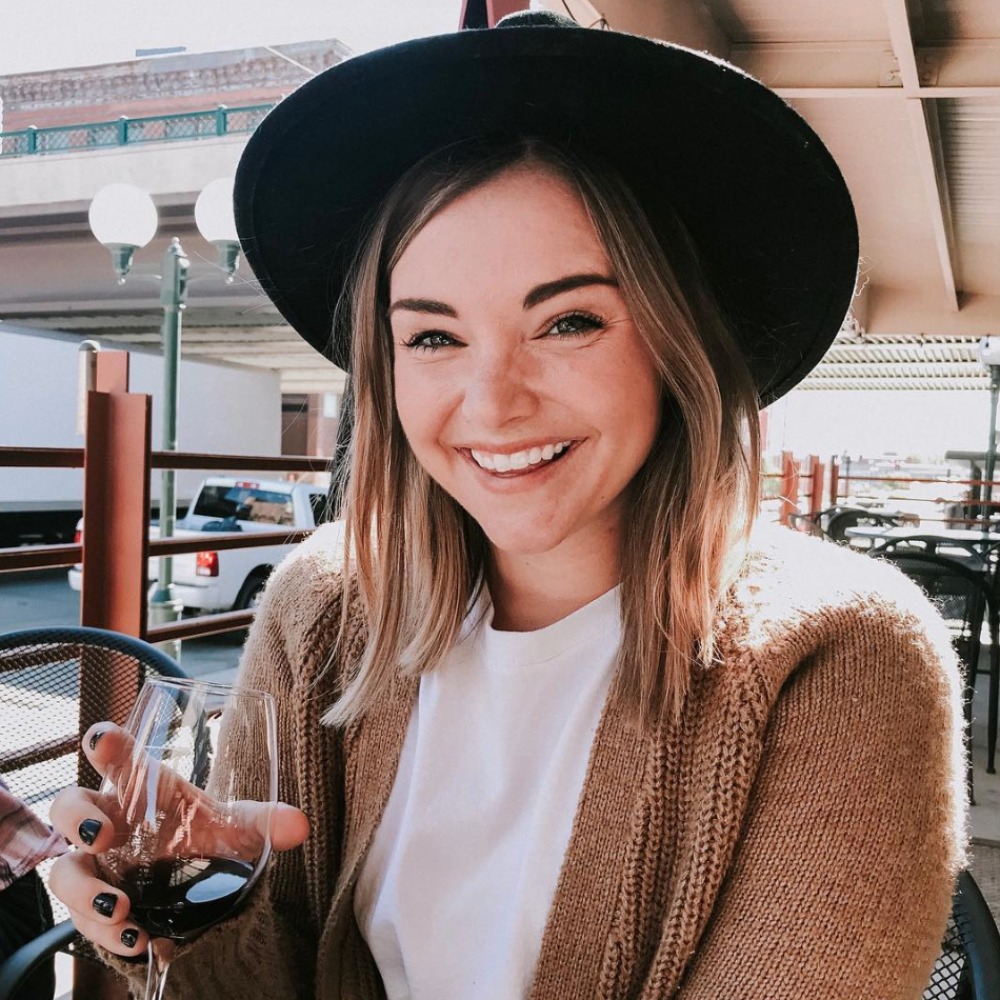 Meet your Posher, Chloe